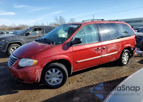 2006 Chrysler Town & Country Touring из США, поврежденный, VIN 2A4GP54LX6R670580